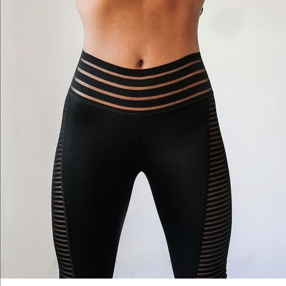 SALE !!! NWT Butt lifting Mesh leggings - Picture 4 of 7